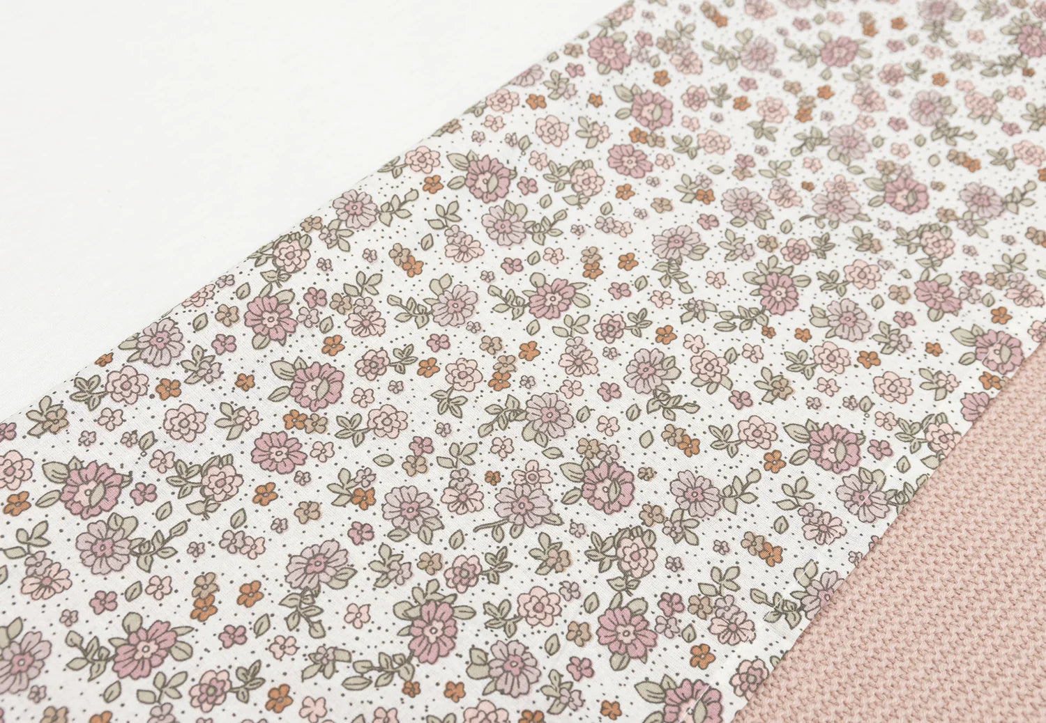 Crib Sheet - Retro Flowers